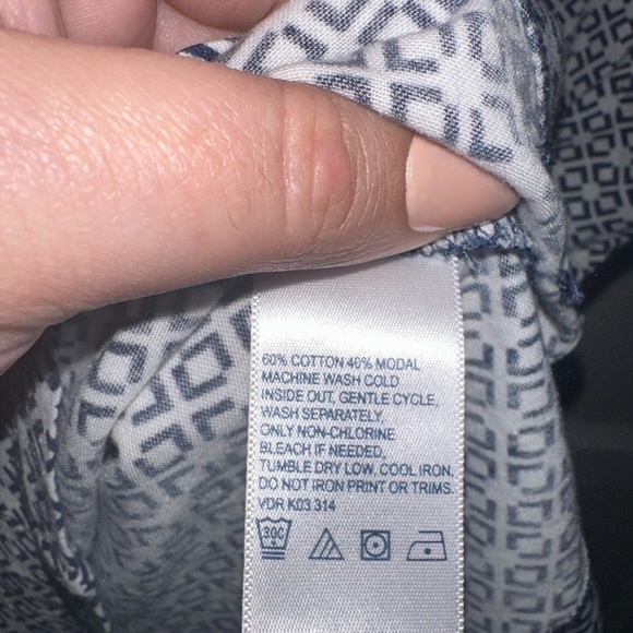 Nautica Navy Blue & White Geometrical Sleeveless Tank - Picture 3 of 11